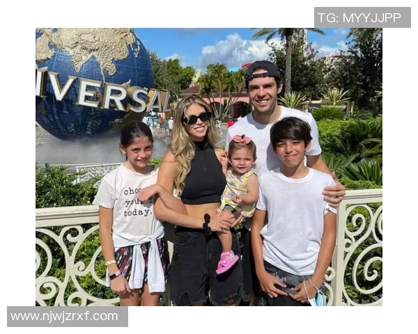 足球明星卡卡的儿子成长记：继承父亲足球天赋的未来之星