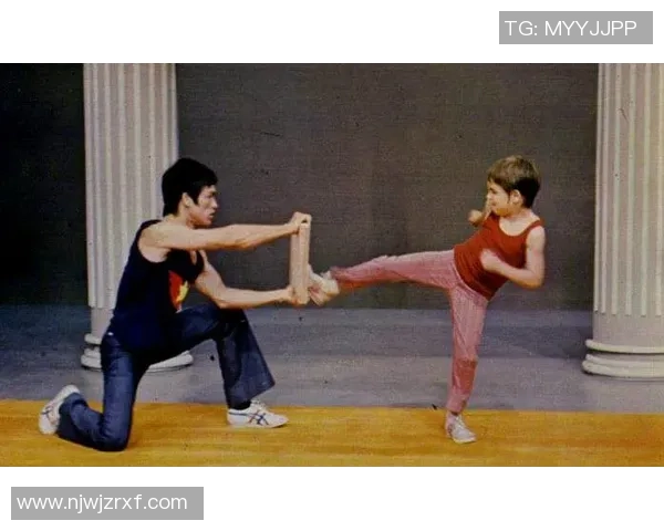 足球明星李小龙的成长历程与辉煌成就全景解析 足球明星李小龙的成长历程与辉煌成就全景解析