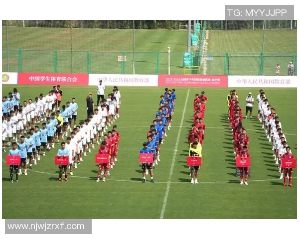 探索S线足球的魅力与技术解析助力青少年足球发展新趋势 探索S线足球的魅力与技术解析助力青少年足球发展新趋势