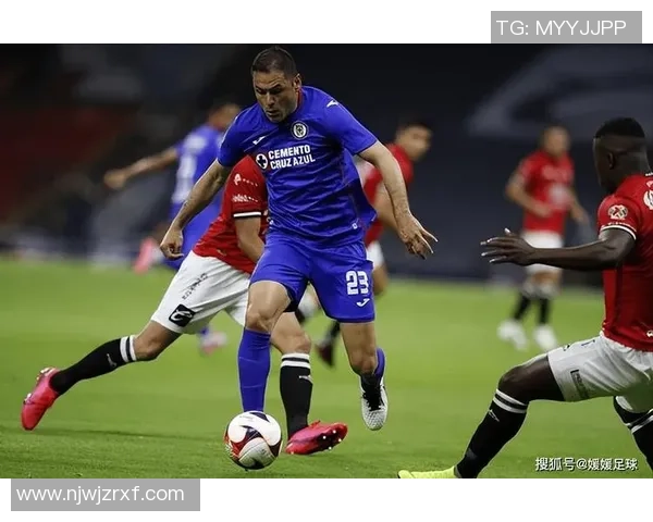 阿苏尔足球队崛起之路:从默默无闻到联赛强者的奋斗历程 阿苏尔足球队崛起之路:从默默无闻到联赛强者的奋斗历程